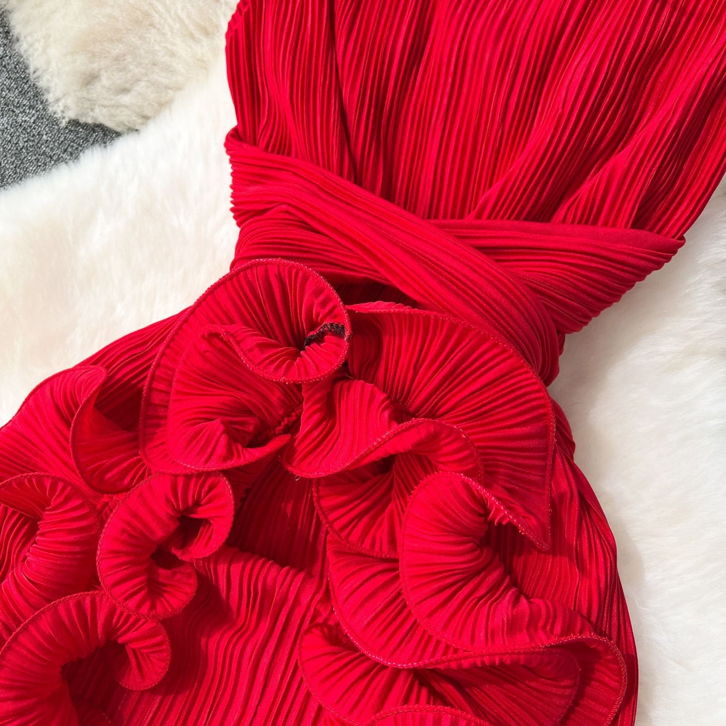 High-End Pleated Dress – Luxury Women's Designer Ruffle Hem Slim Fit Long Maxi Dress