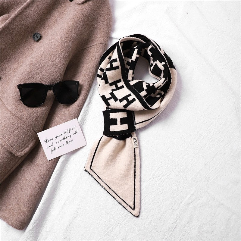 Stylish Knit Scarf With Floral Print