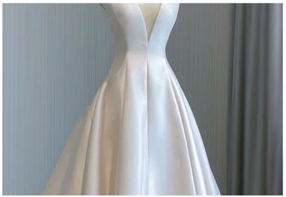 Simple Design V Neck Satin Bow Backless Trail Wedding Dresses