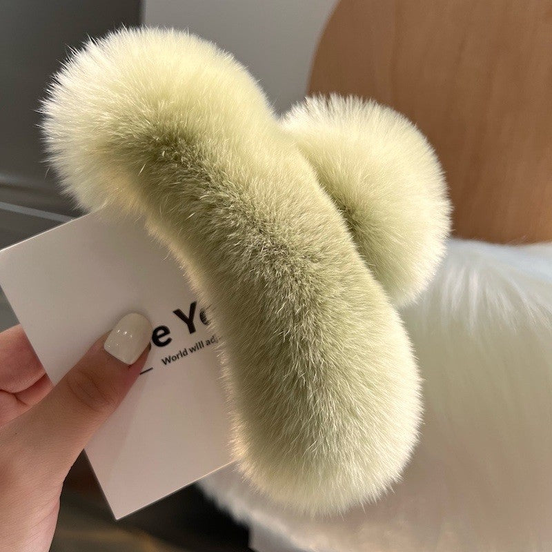 Trendy Large Furry Hair Claw Clip