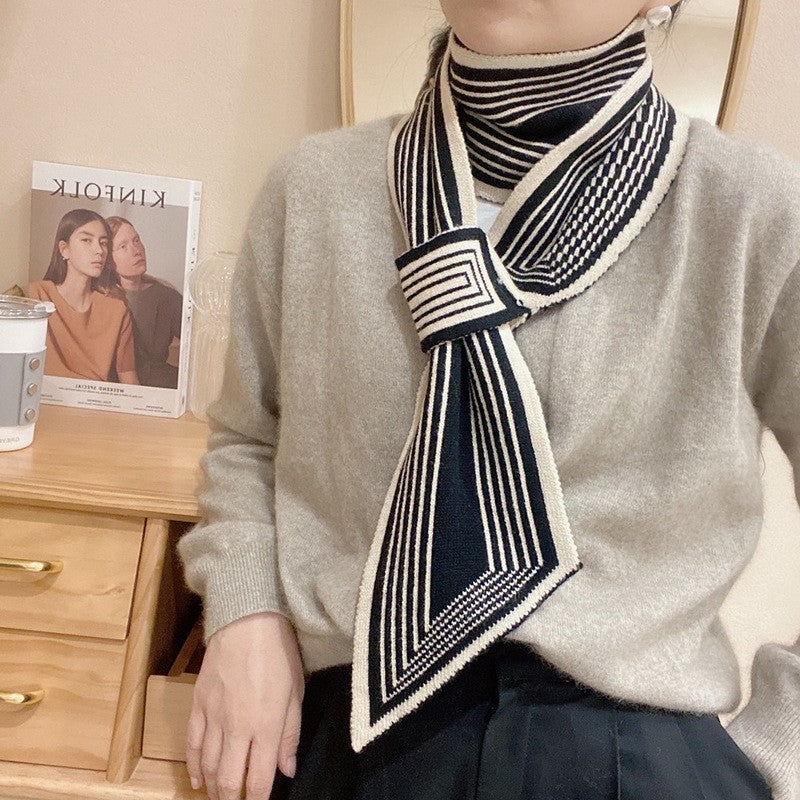 Stylish Knit Scarf With Floral Print
