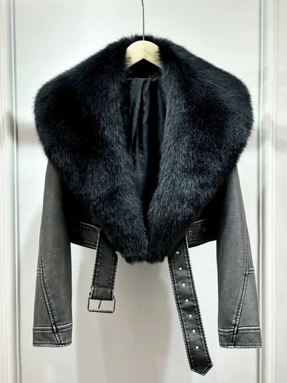 Fashion Faux Fur Collar Short Winter Warm Coat with Pockets