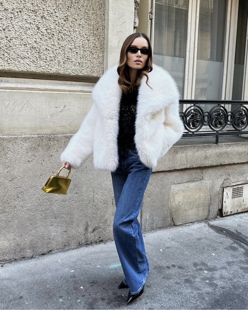 Women's Cropped Faux Fur Jacket - Short Winter Coat