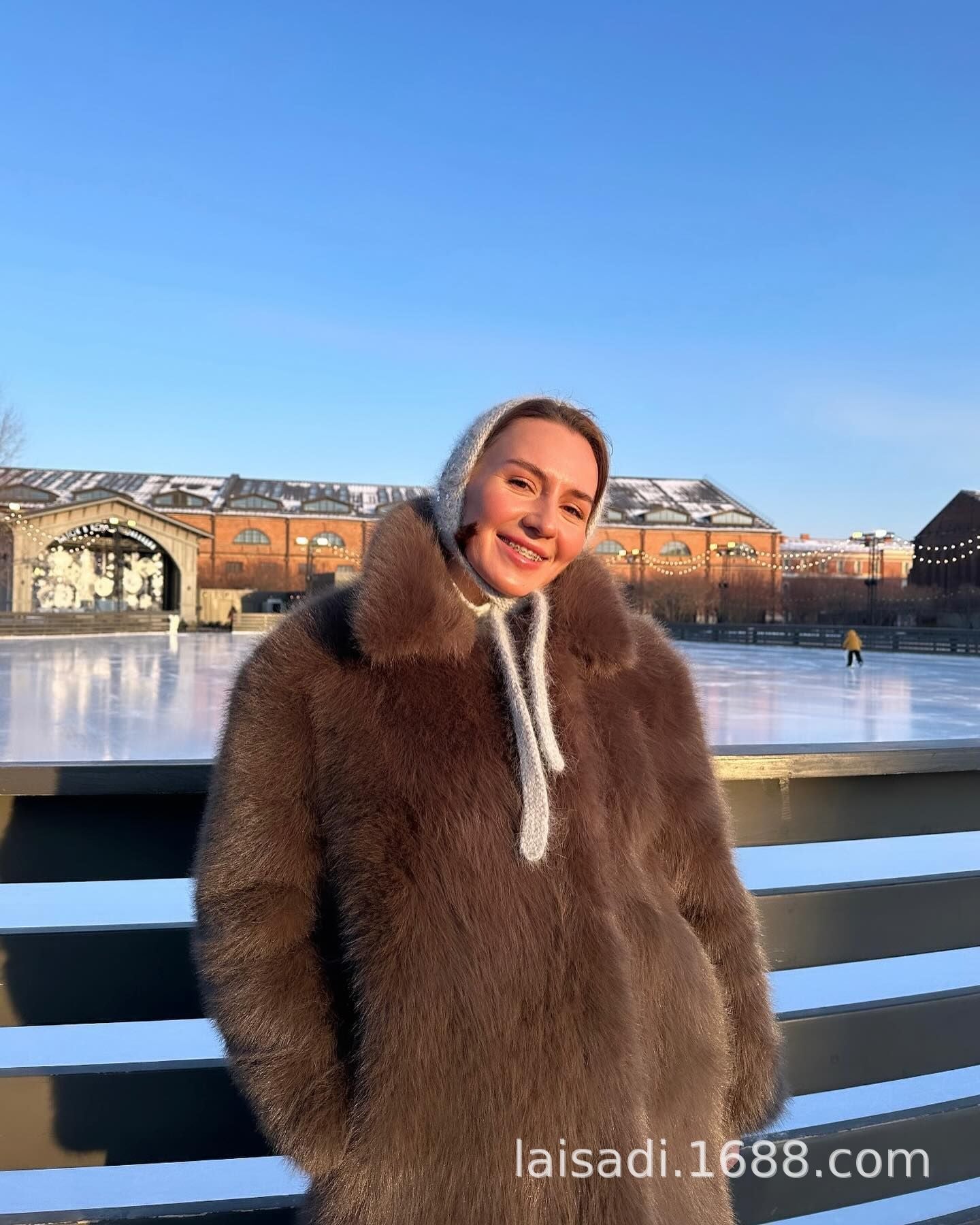 Women's Winter Fox Fur-Like Coat – Long Loose Faux Fur Jacket