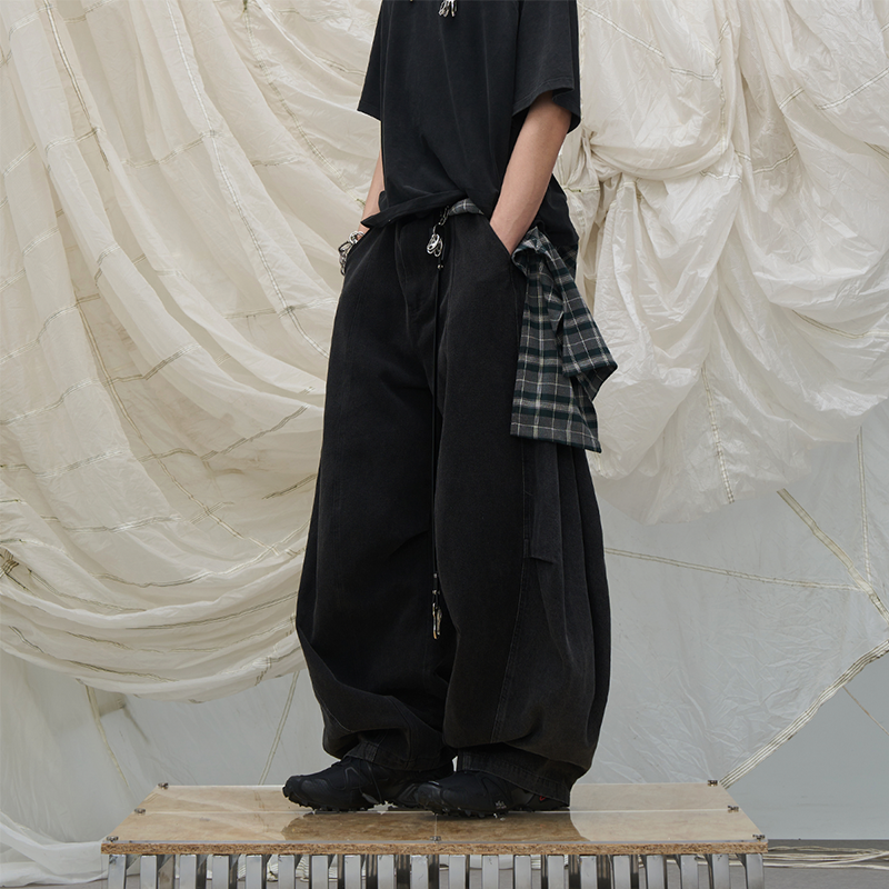 RELABEL Detachable Checkered Flap Distressed Wide-Leg Jeans