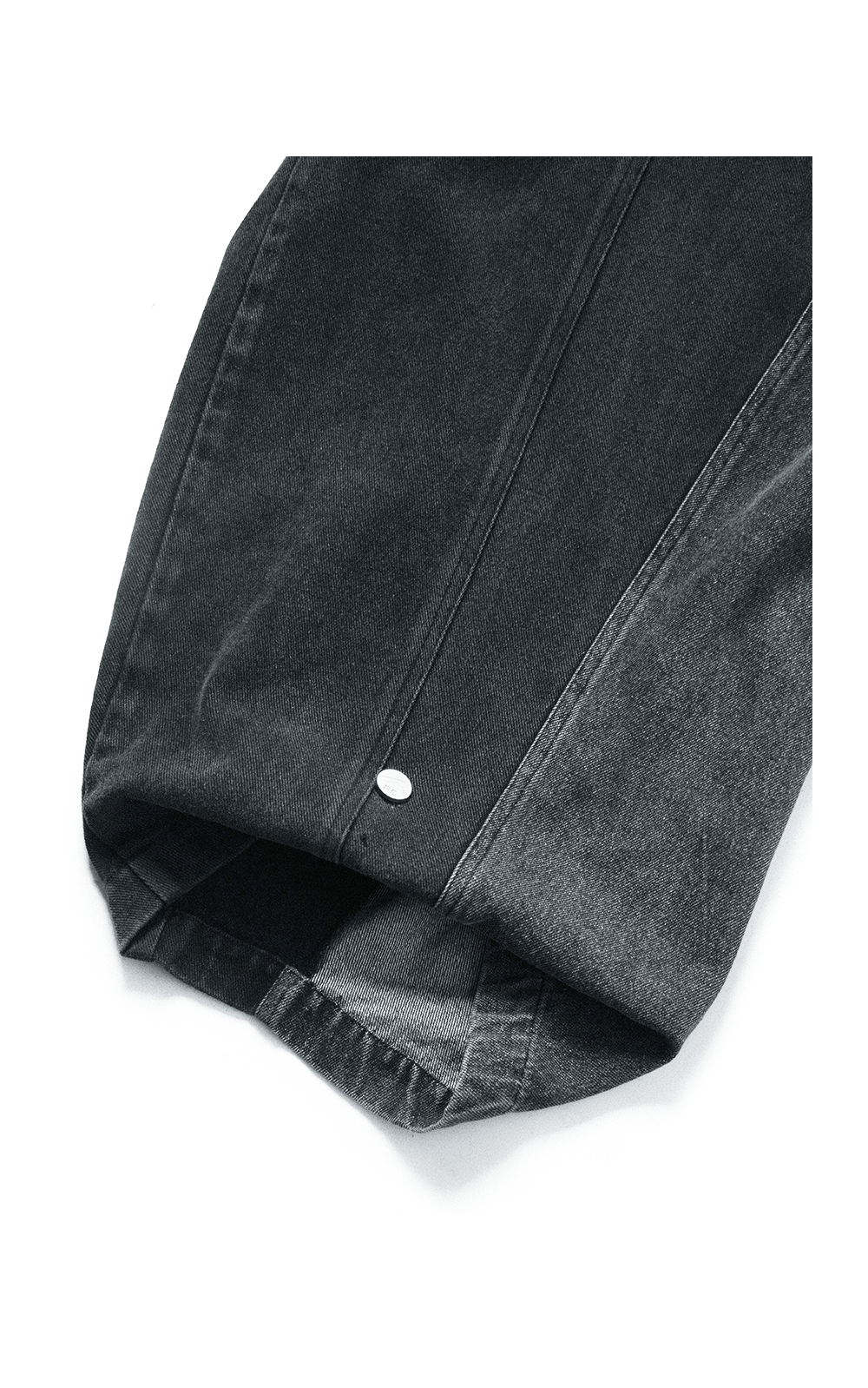 RELABEL Detachable Checkered Flap Distressed Wide-Leg Jeans