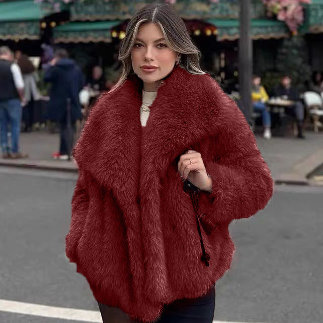 Women's Cropped Faux Fur Jacket - Short Winter Coat