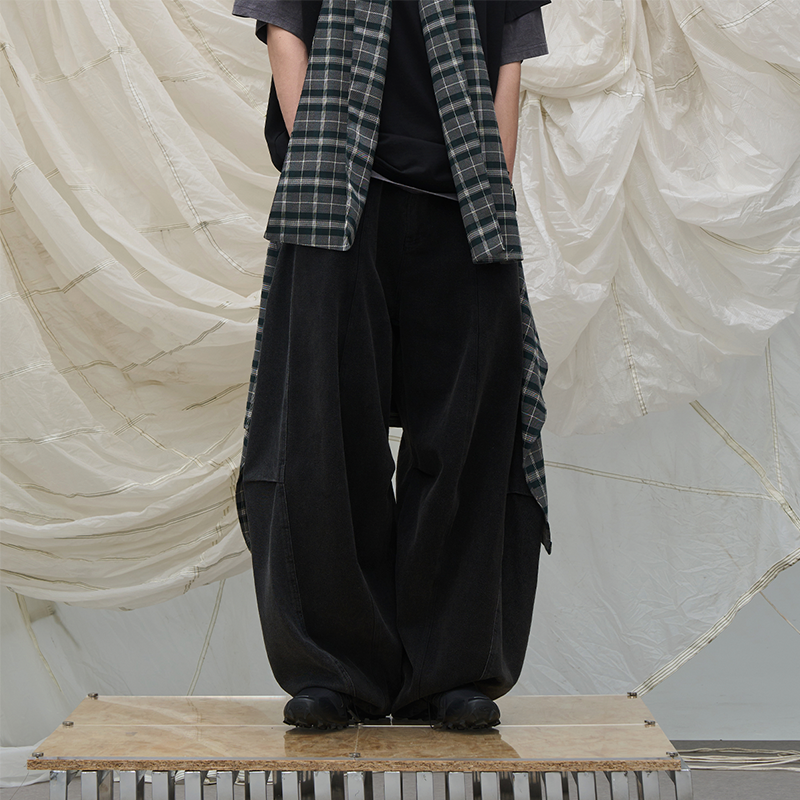 RELABEL Detachable Checkered Flap Distressed Wide-Leg Jeans