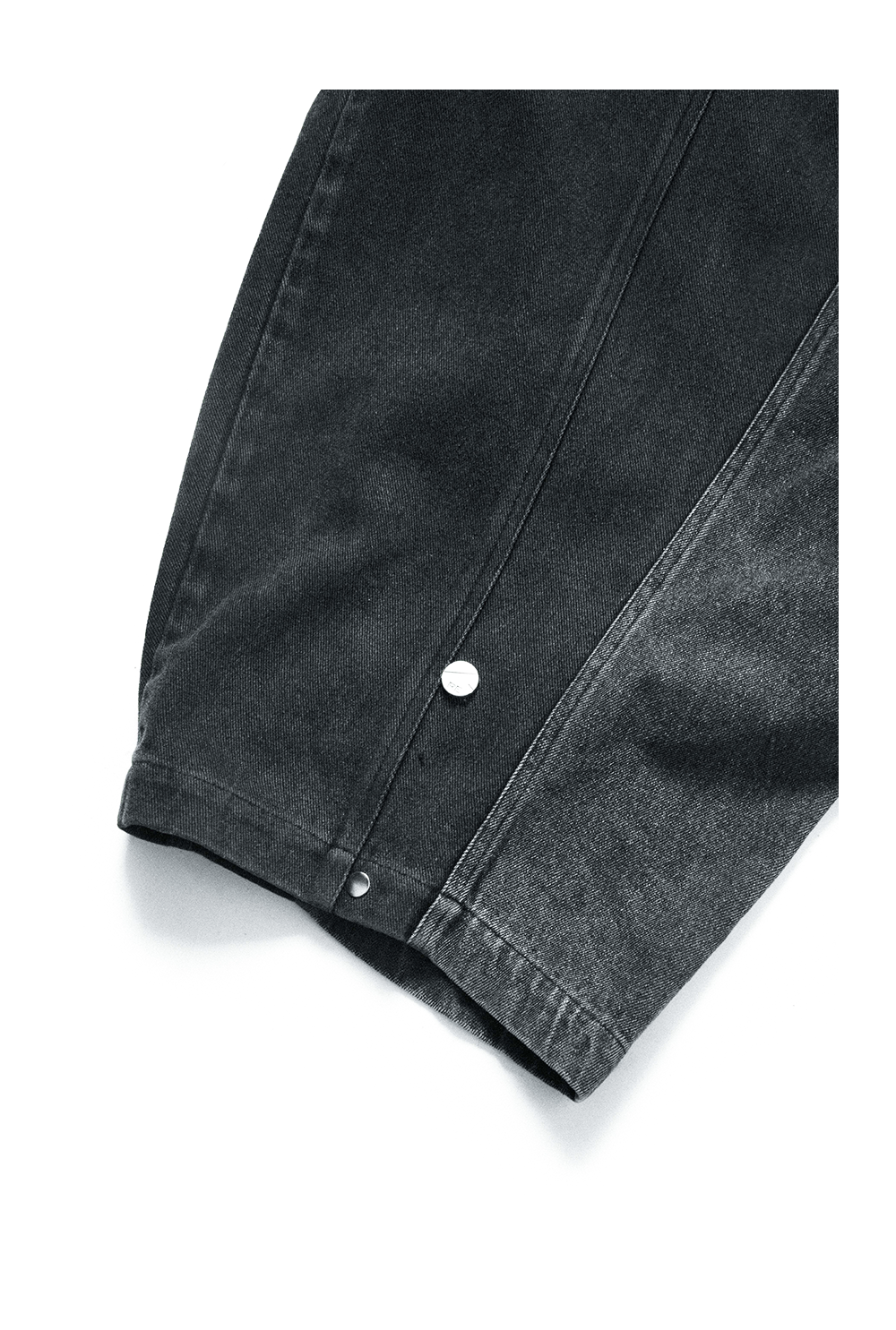 RELABEL Detachable Checkered Flap Distressed Wide-Leg Jeans