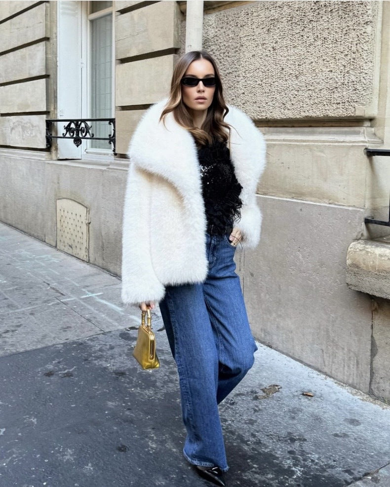 Women's Cropped Faux Fur Jacket - Short Winter Coat