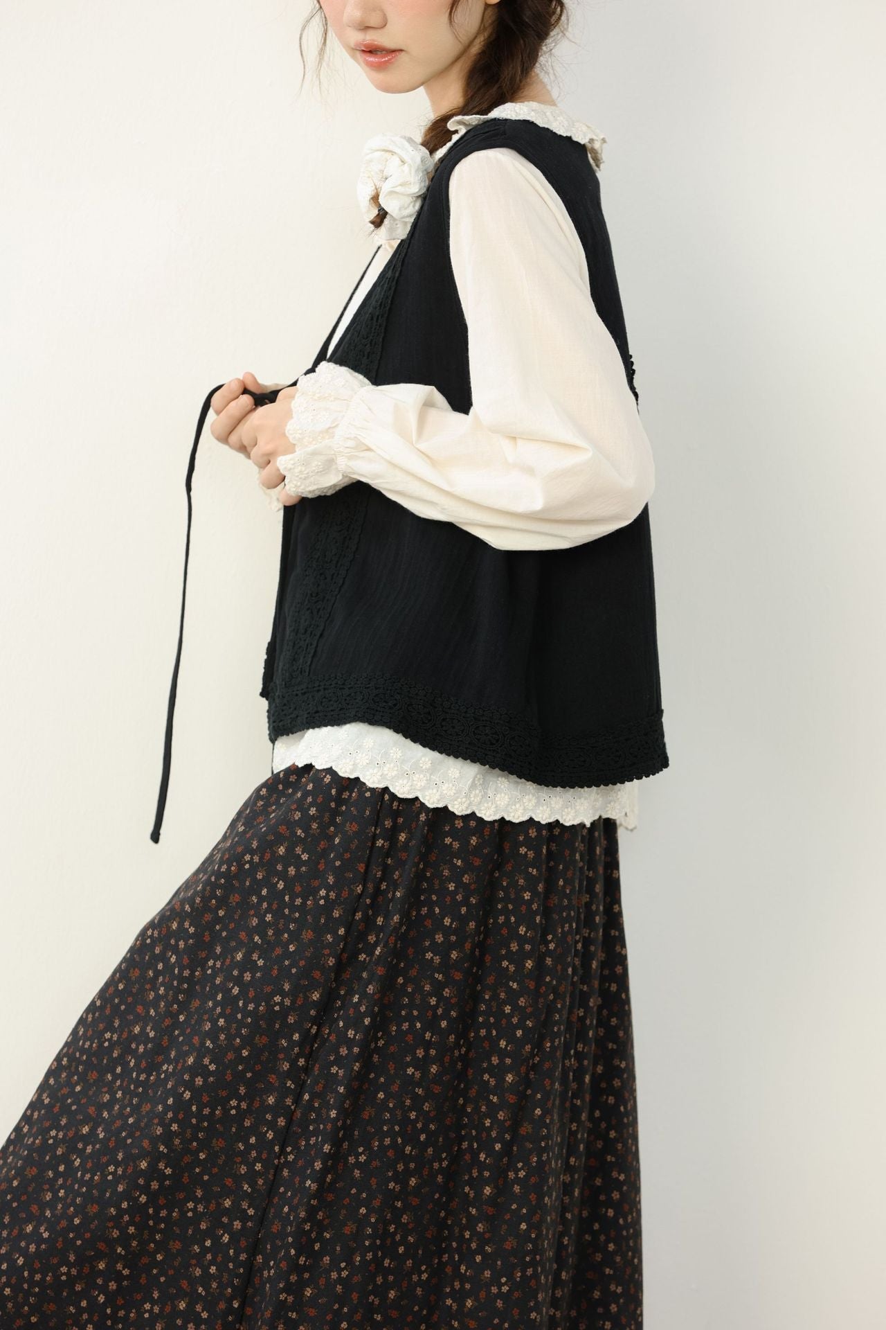 Vintage Embroidery Short Vest