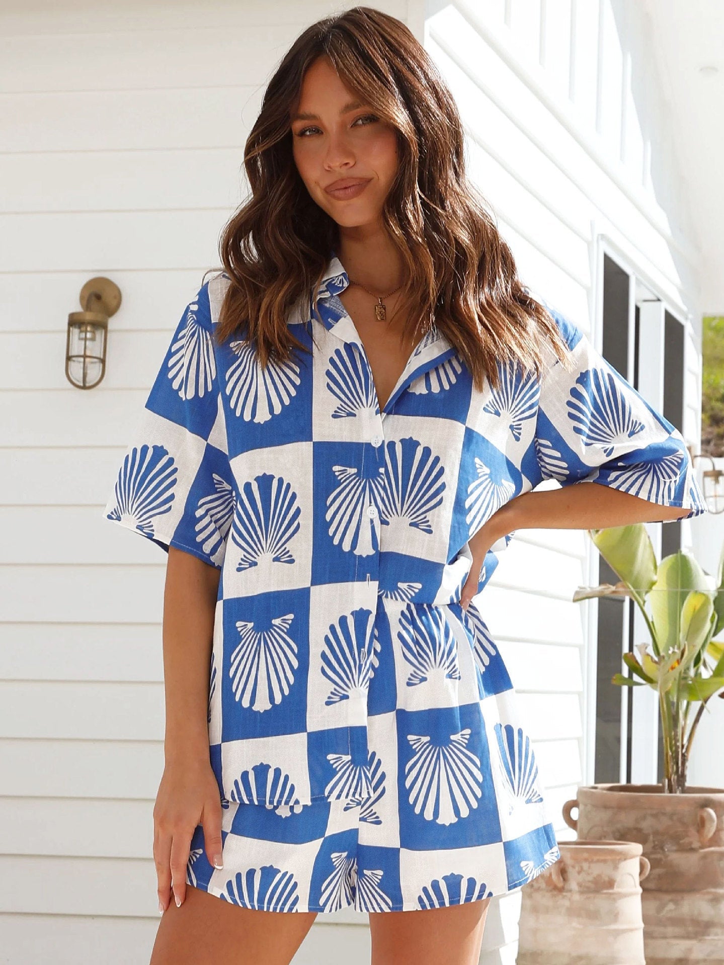 Women's 2-Piece Set – Lapel Short Sleeve Shirt & Shorts Outfit
