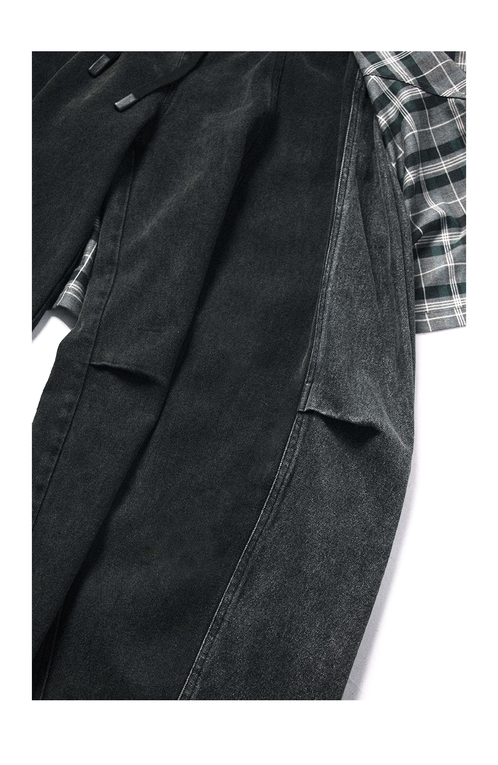 RELABEL Detachable Checkered Flap Distressed Wide-Leg Jeans