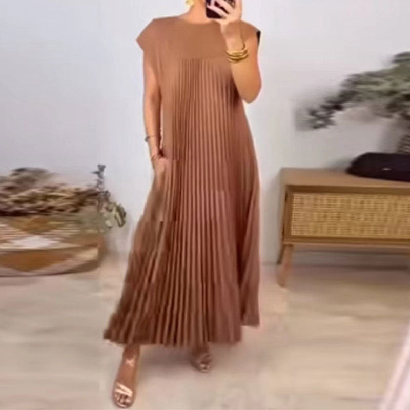 Elegant & Fashionable Round Neck Sleeveless Long Pleated Dress