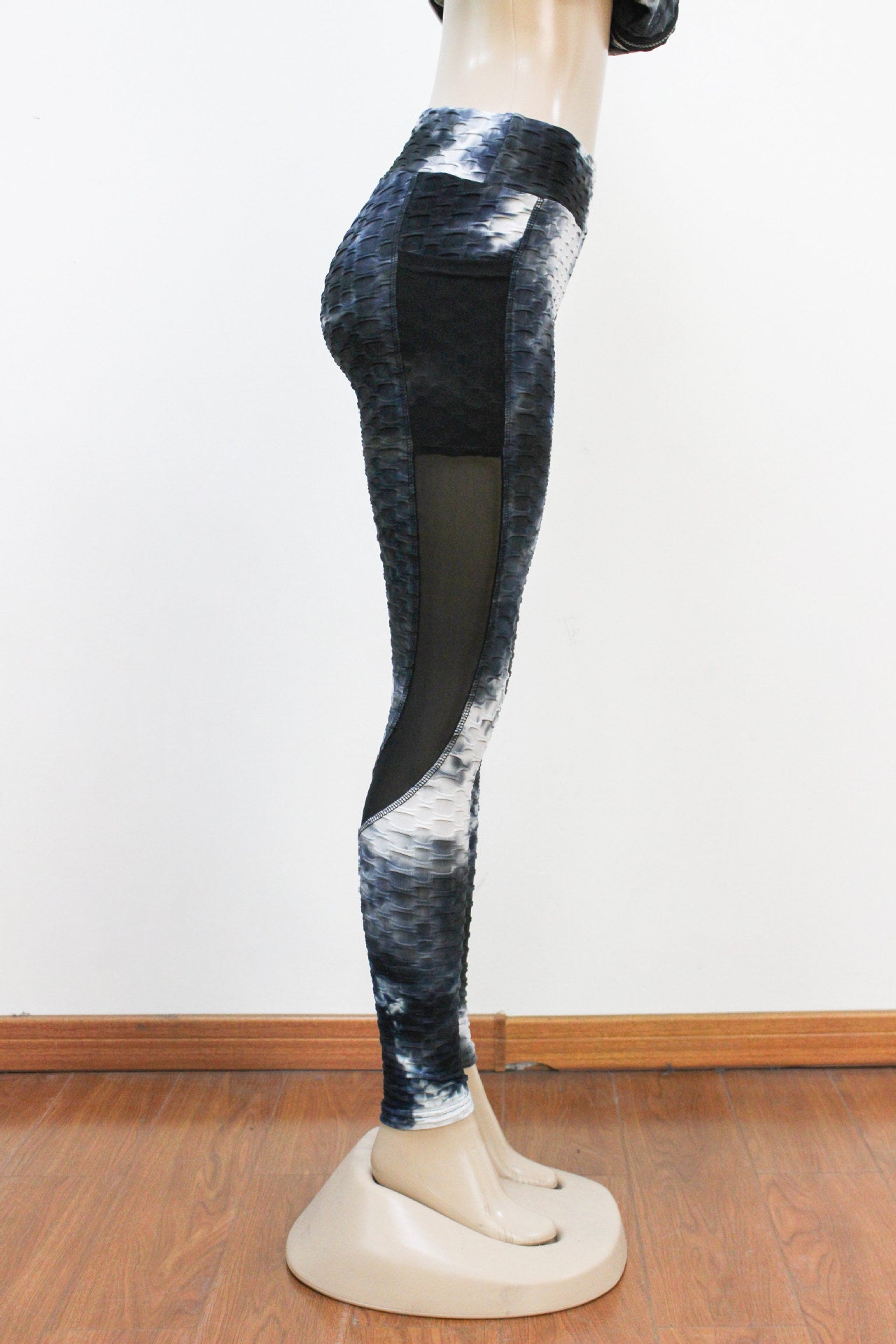 High-Waisted Mesh Panel Yoga Pants with Pockets