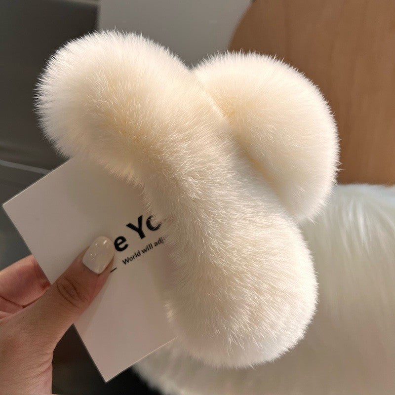 Trendy Large Furry Hair Claw Clip