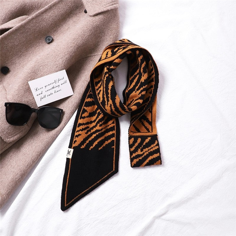 Stylish Knit Scarf With Floral Print