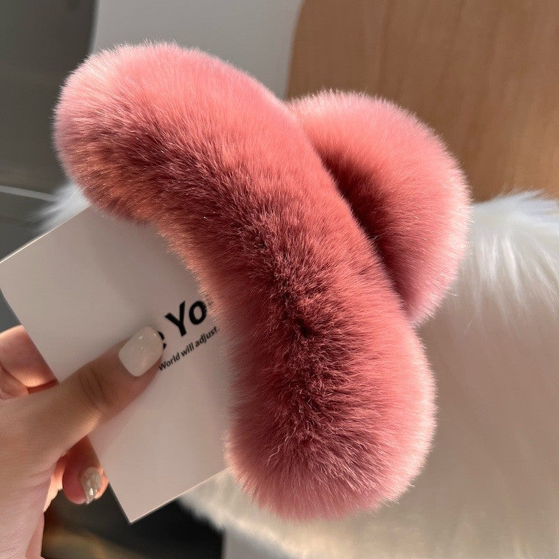 Trendy Large Furry Hair Claw Clip